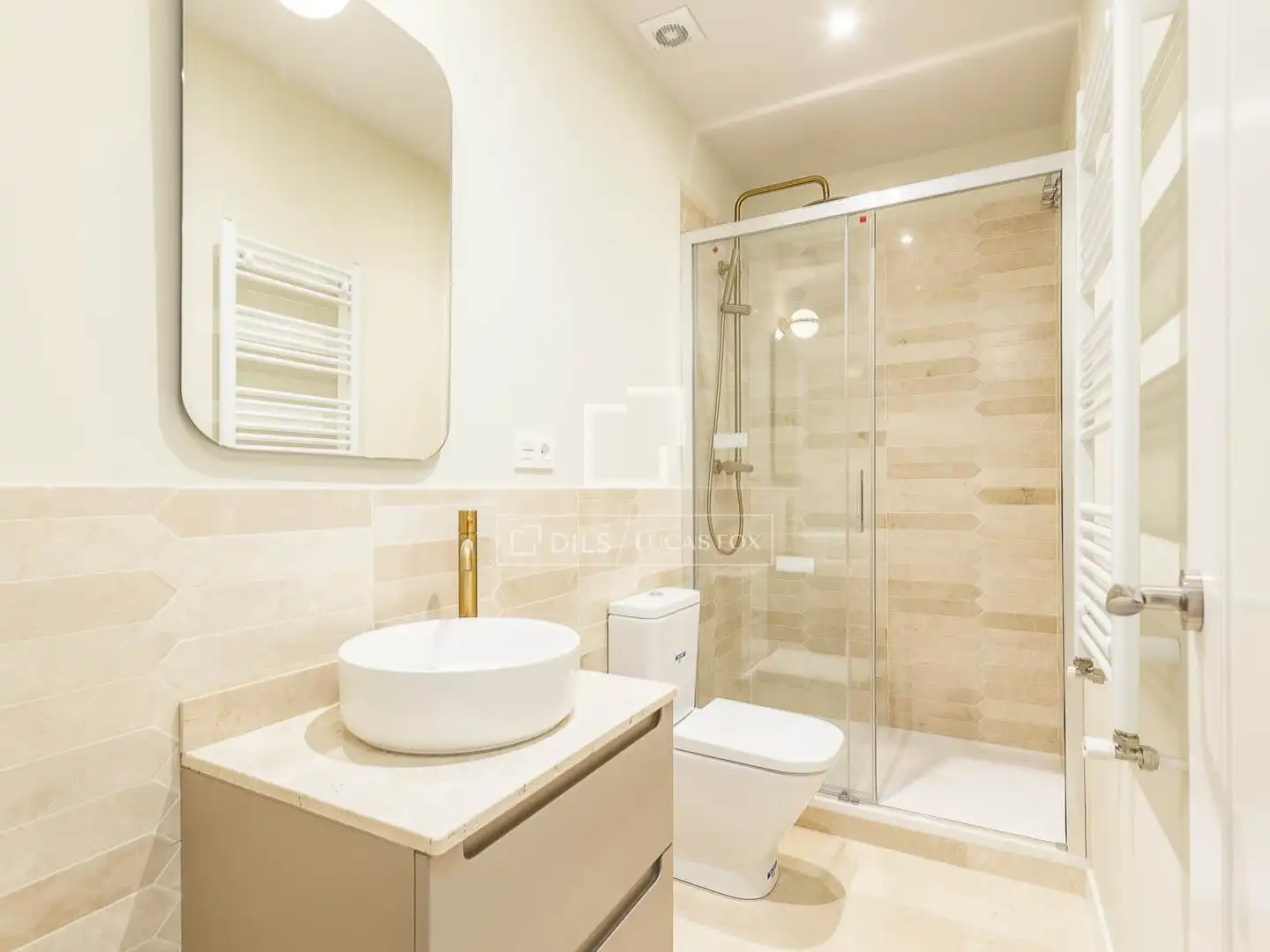 Baño de Piso en venta en Barcelona con Aire acondicionado y Terraza