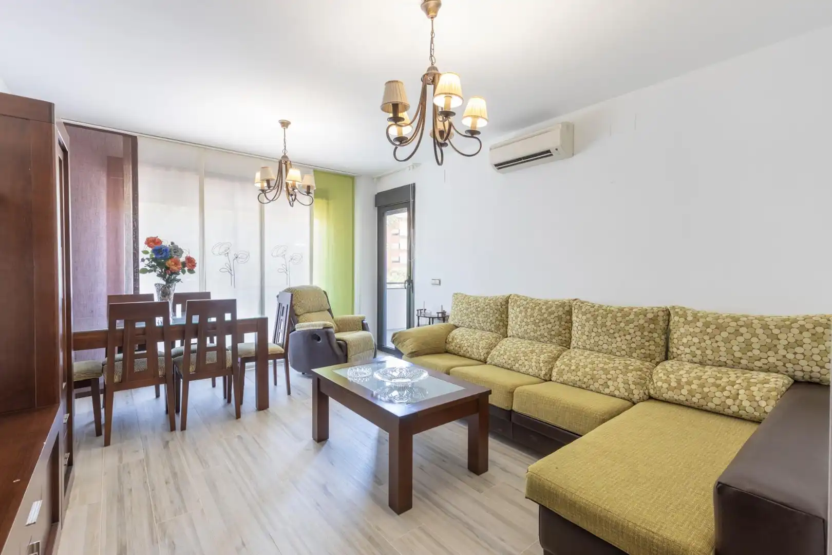 Flat with terrace for sale in Calle San Sebastian de la Gomera 23, imagen 3