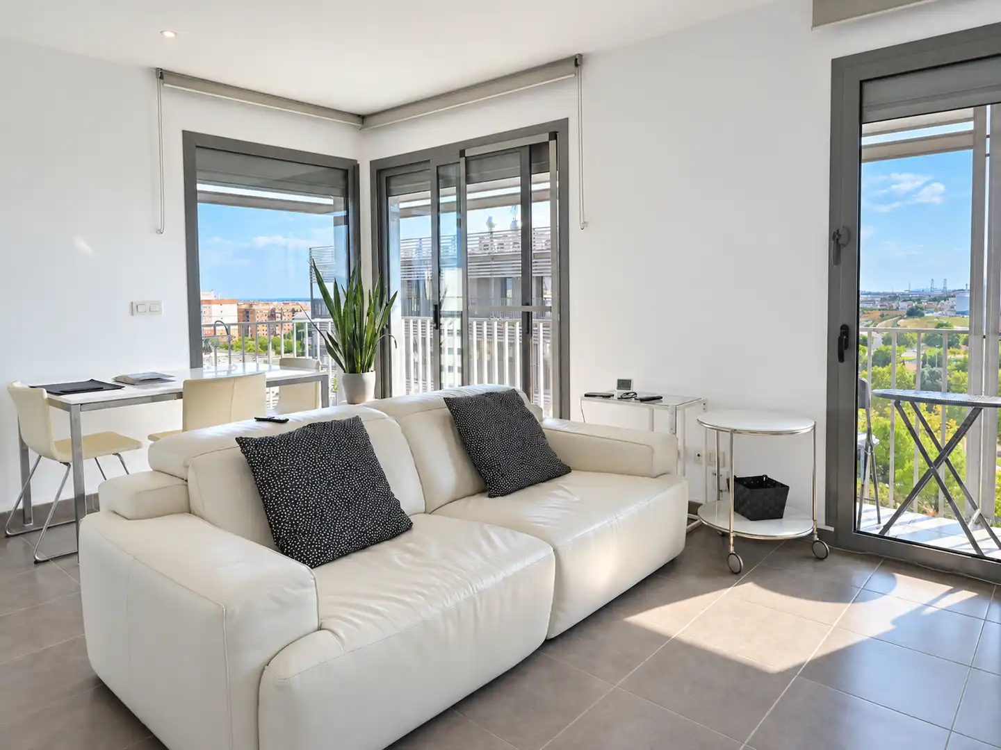 Flat with terrace for sale in Avenida Camp de Morvedre, imagen 2