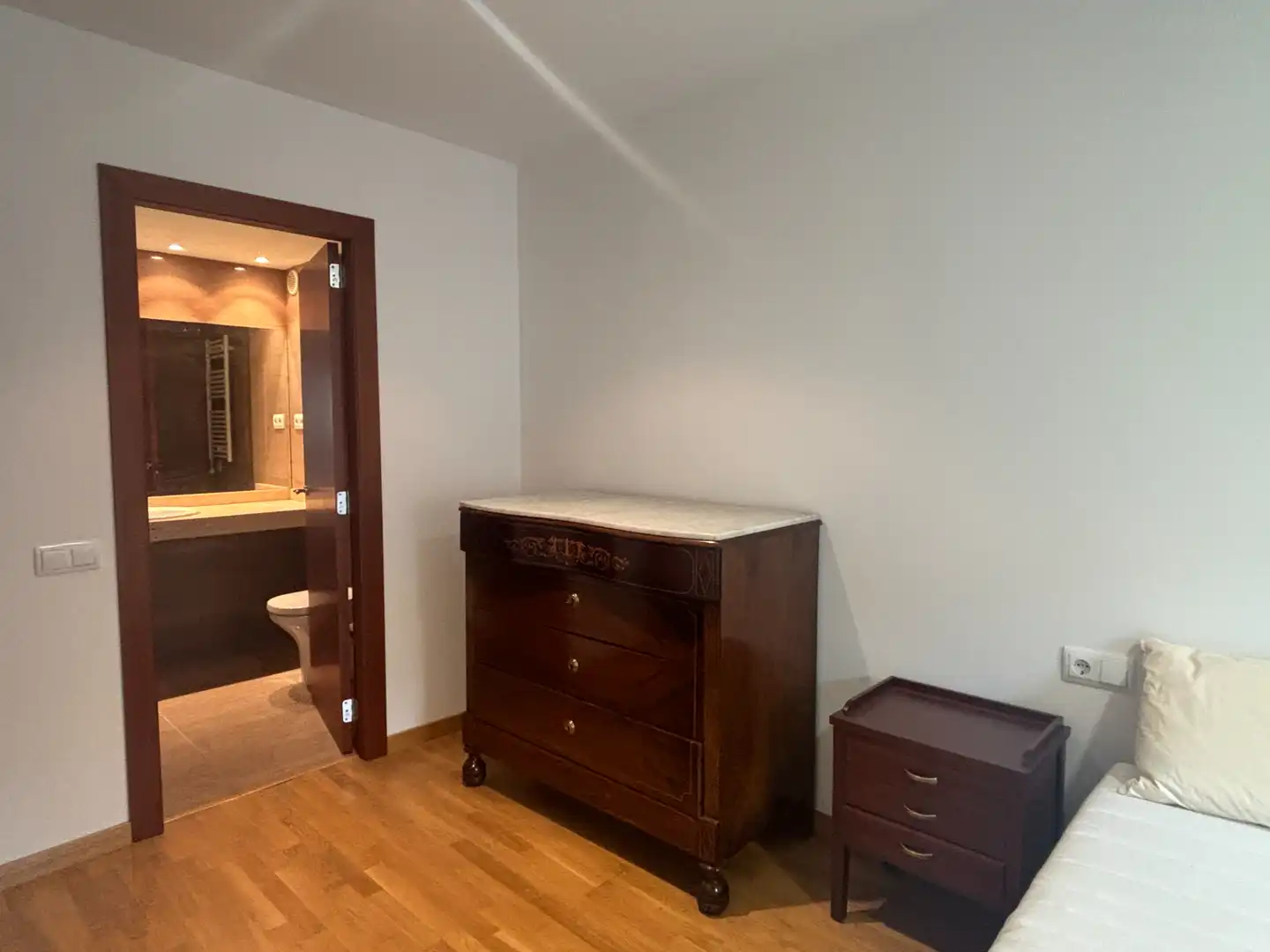 Dormitori de Pis en venda en Terrassa amb Aire condicionat, Parquet i Forn