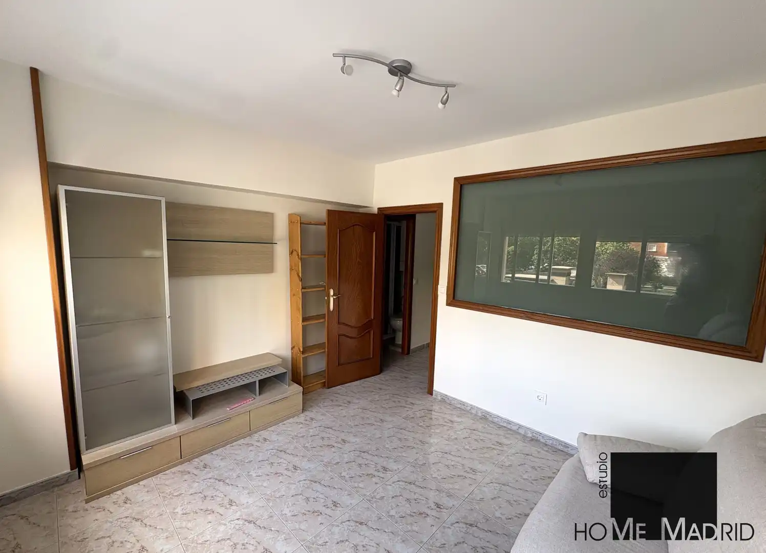 Wohnung zur Miete in Calle de La Bañeza, Pilar