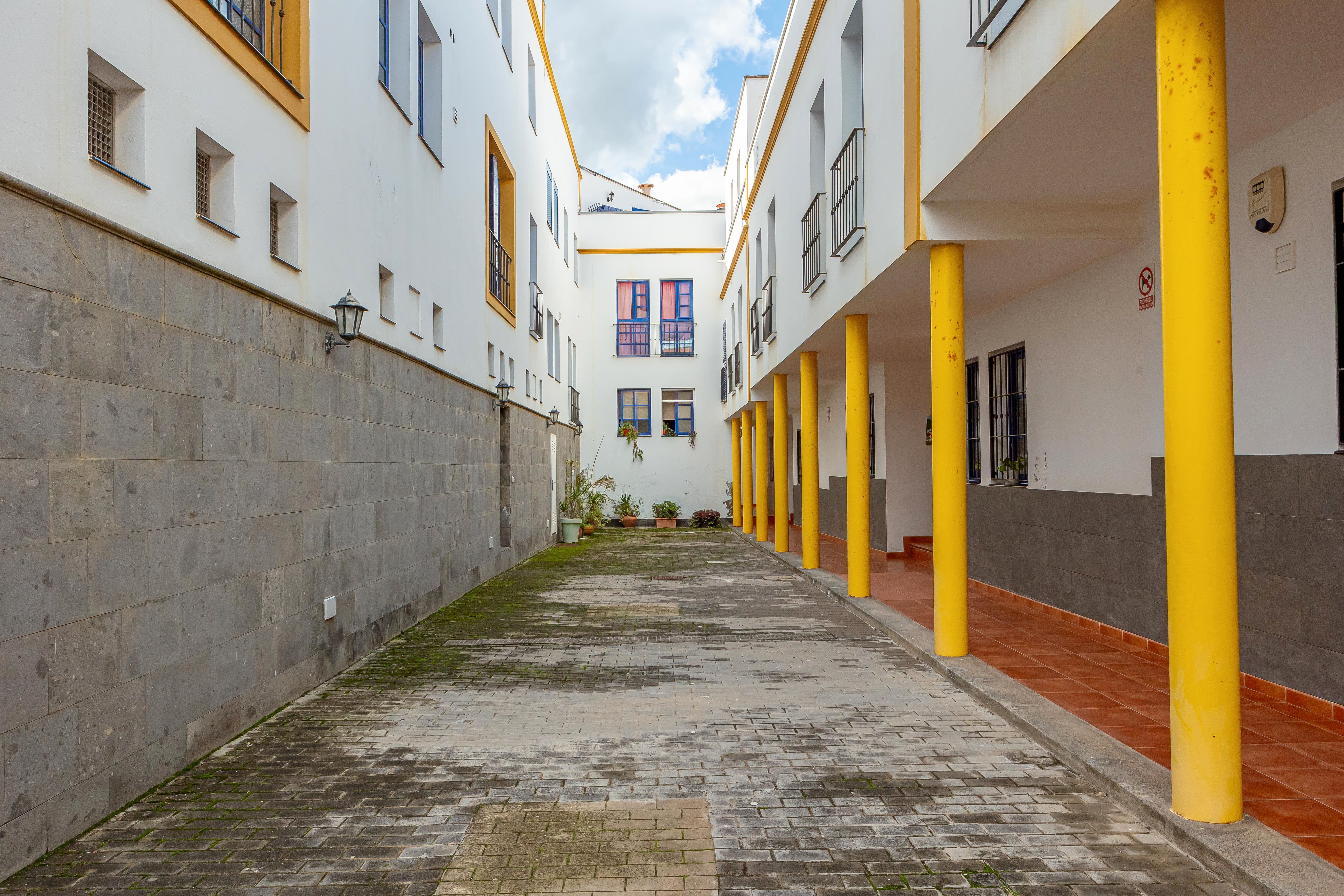 Vista exterior de Casa o xalet en venda en Las Palmas de Gran Canaria amb Terrassa i Traster