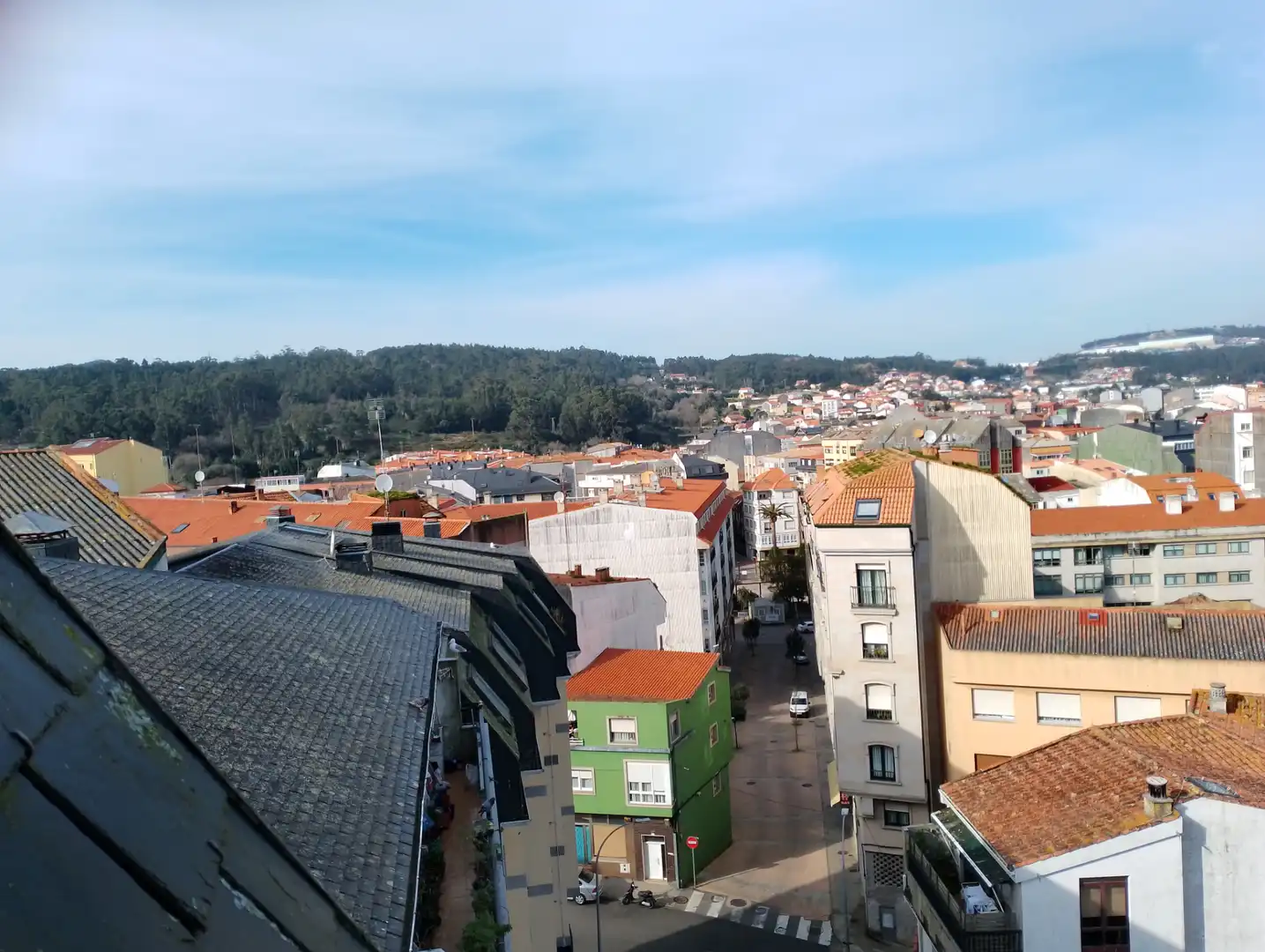 Vista exterior de Àtic de lloguer en Ribeira amb Calefacció, Parquet i Moblat