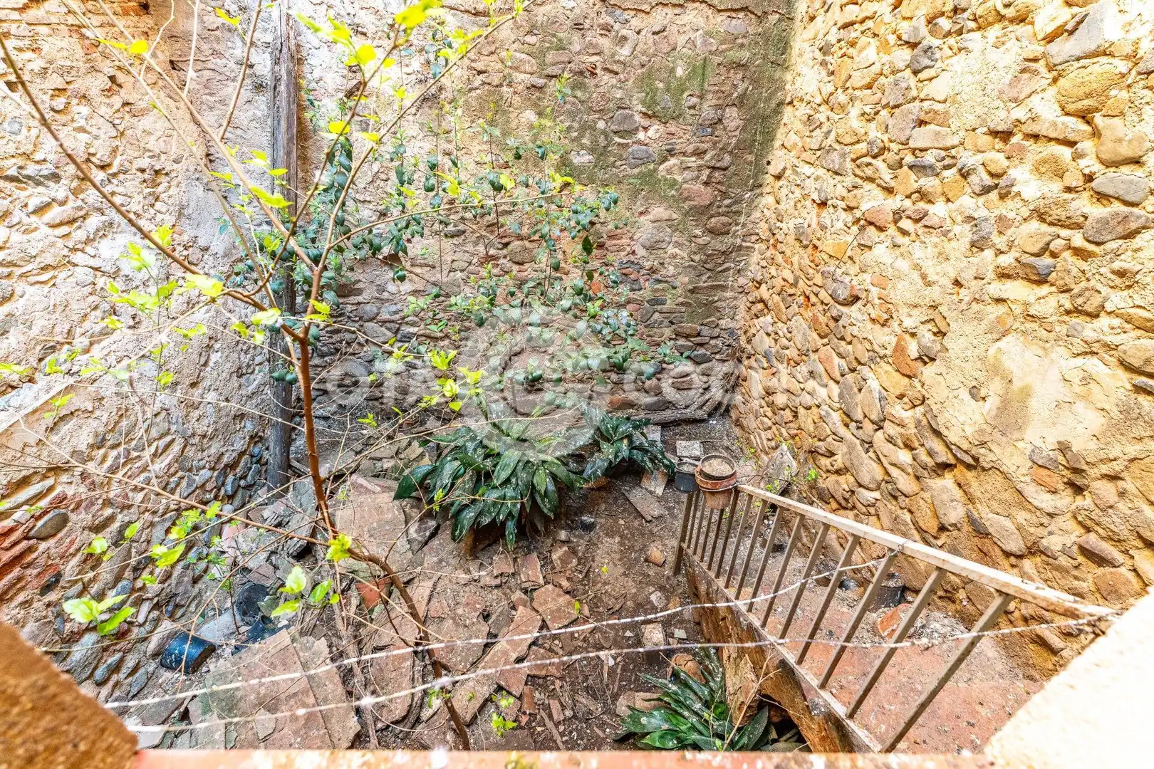 Casa adosada en venda en Montbrió del Camp amb Balcó