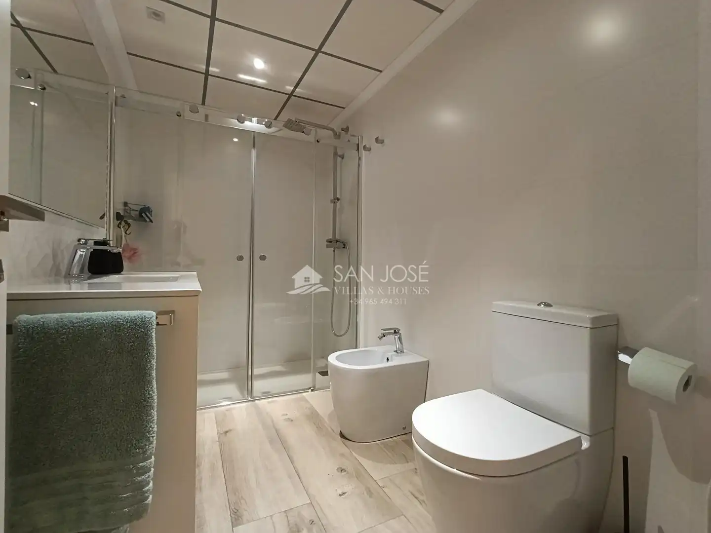 Baño de Ático en venta en Novelda con Aire acondicionado, Calefacción y Balcón