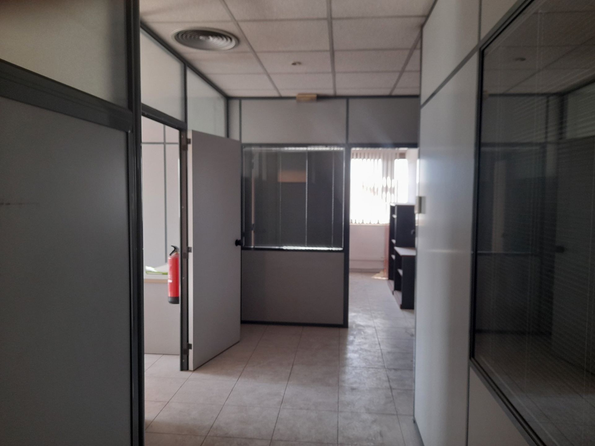 Büro zur Miete in Ripollet mit Klimaanlage, Heizung und Möbliert