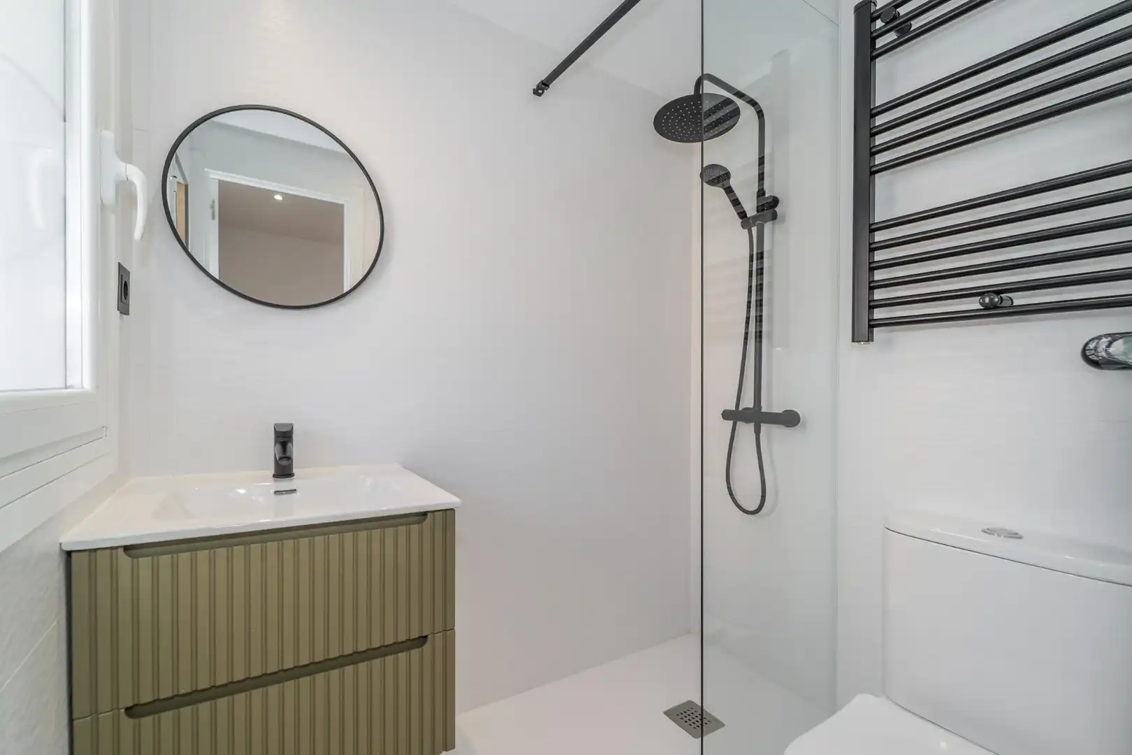 Baño de Piso en venta en Móstoles con Calefacción, Terraza y Balcón