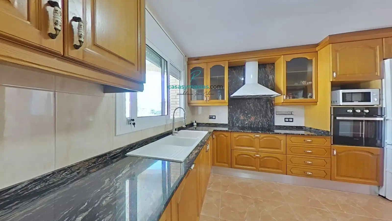 Cocina de Casa o chalet en venta en Sant Cugat Sesgarrigues con Aire acondicionado, Calefacción y Jardín privado