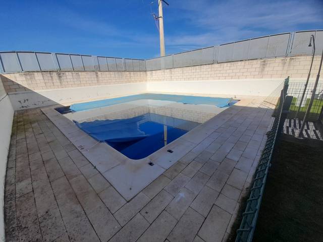 Piso en Venta en Calle Victoria Kent en PAU 2-600