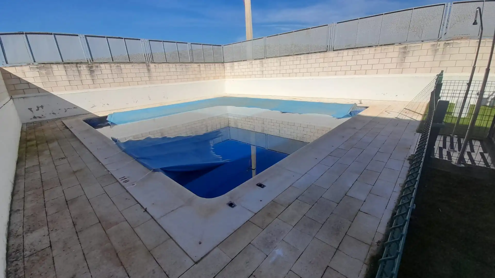 Swimming pool of Flat for sale in Puertollano  with Heating, Storage room and Community pool