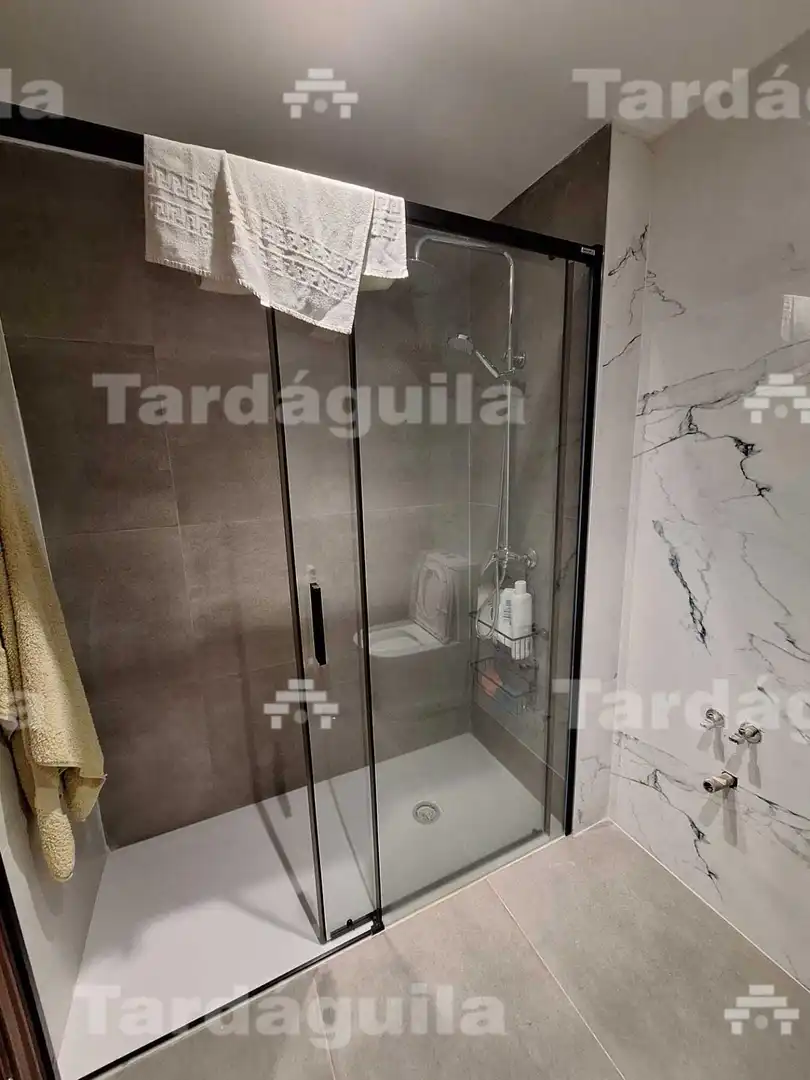 Baño de Piso en venta en Salamanca con Jardín privado, Terraza y Amueblado