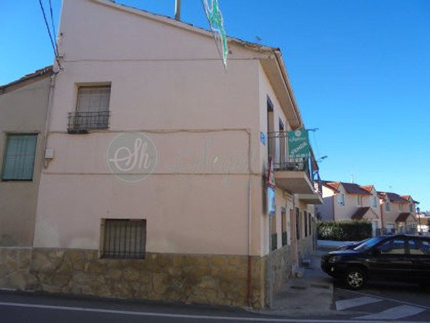 Vista exterior de Casa o xalet en venda en Palazuelos de Eresma