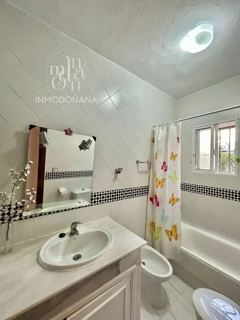 Baño de Casa o chalet en venta en Almonte con Calefacción, Terraza y Amueblado