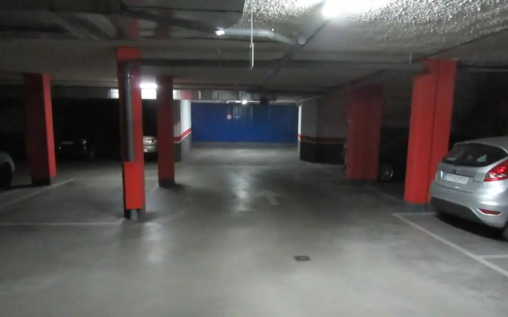 Parkplatz von Garage zum Verkauf in Madrid