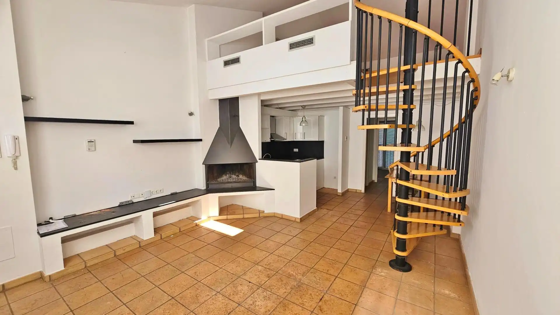 Maisonette zum Verkauf in Cadaqués mit Terrasse
