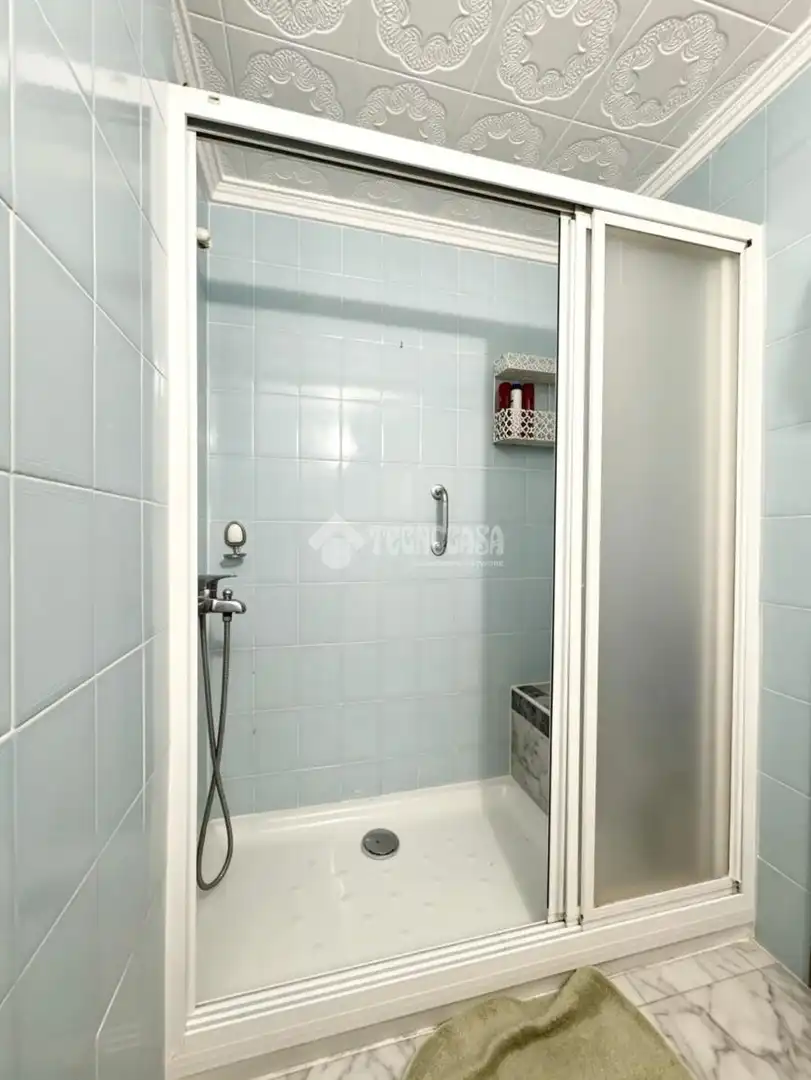 Baño de Piso en venta en Sevilla con Aire acondicionado