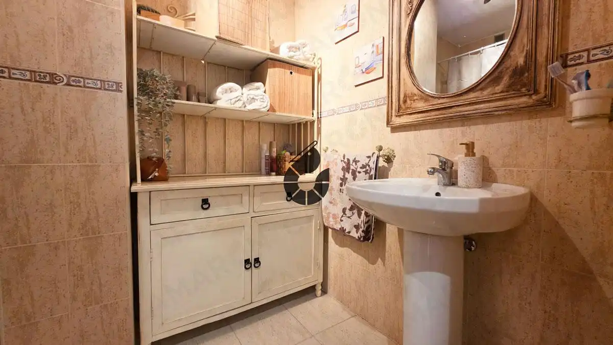 Bathroom of Flat for sale in Coria del Río  with Air Conditioner, Parquet flooring and Storage room
