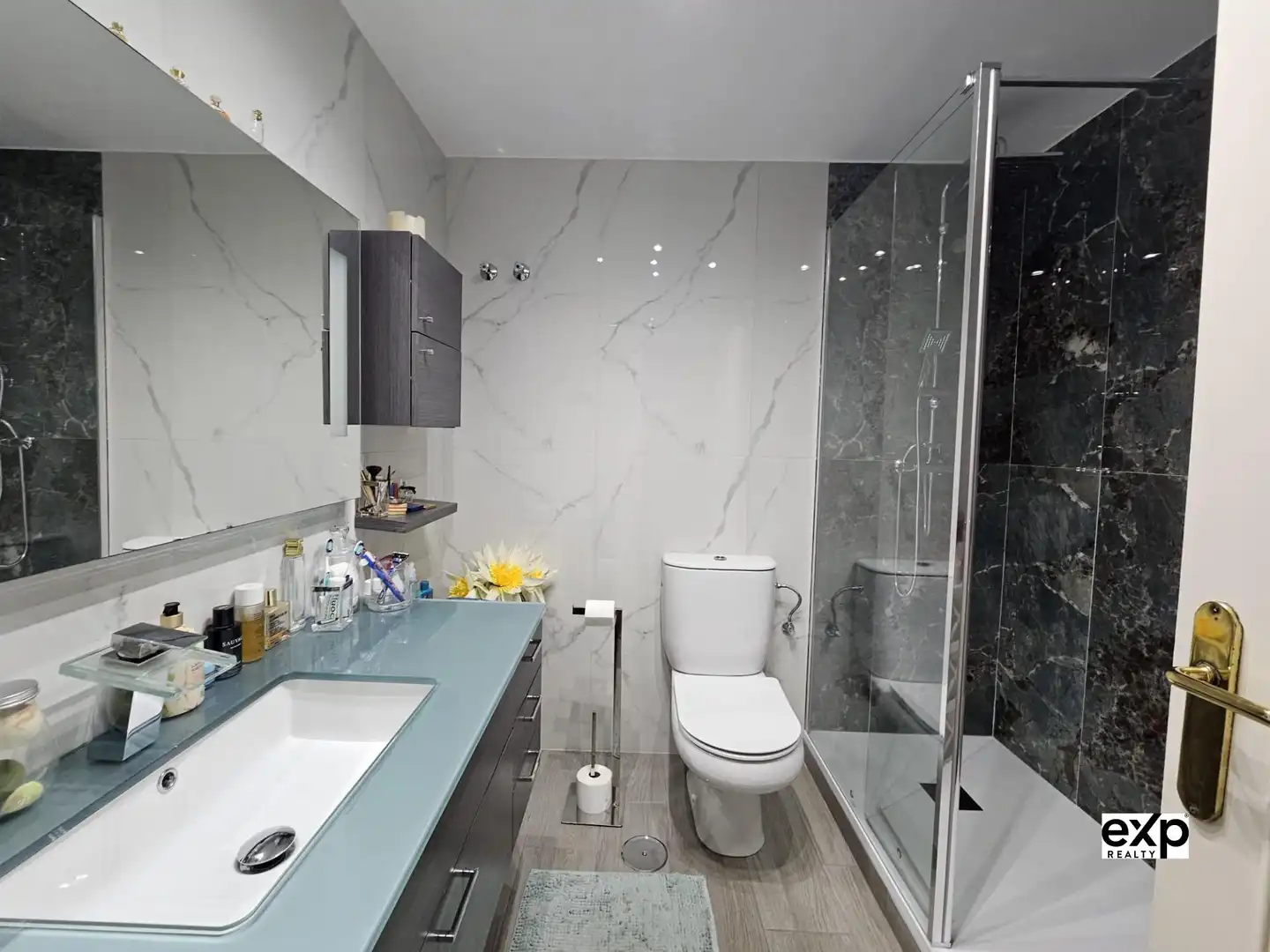 Bathroom of Flat for sale in Fuengirola  with Air Conditioner, Swimming Pool and Furnished