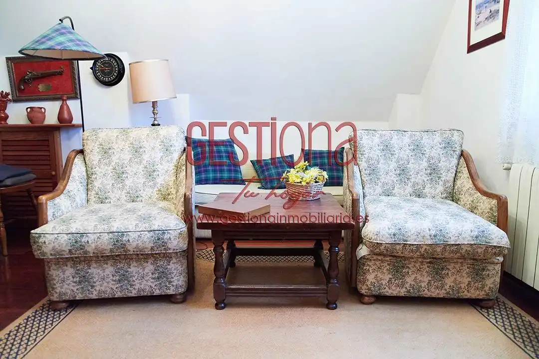 Sala de estar de Casa o chalet en venta en Solórzano con Jardín privado, Amueblado y Alarma