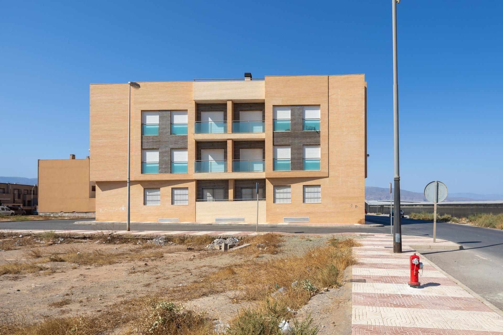 Piso de alquiler en Avenida DEPOSITOS (R), Carretera Mojonera – Cortijos de Marín