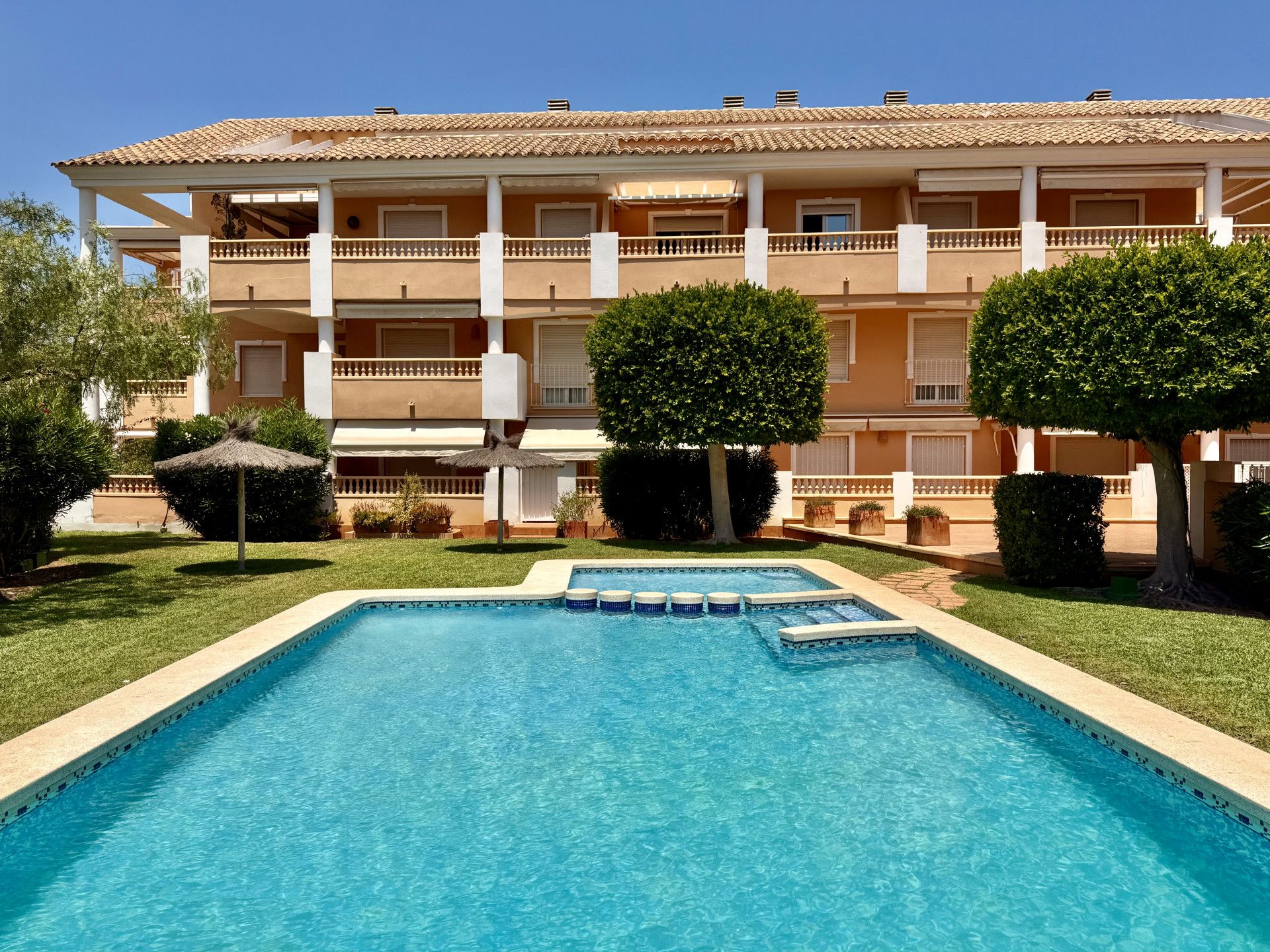 Vista exterior de Planta baja en venta en Jávea / Xàbia con Aire acondicionado, Calefacción y Terraza