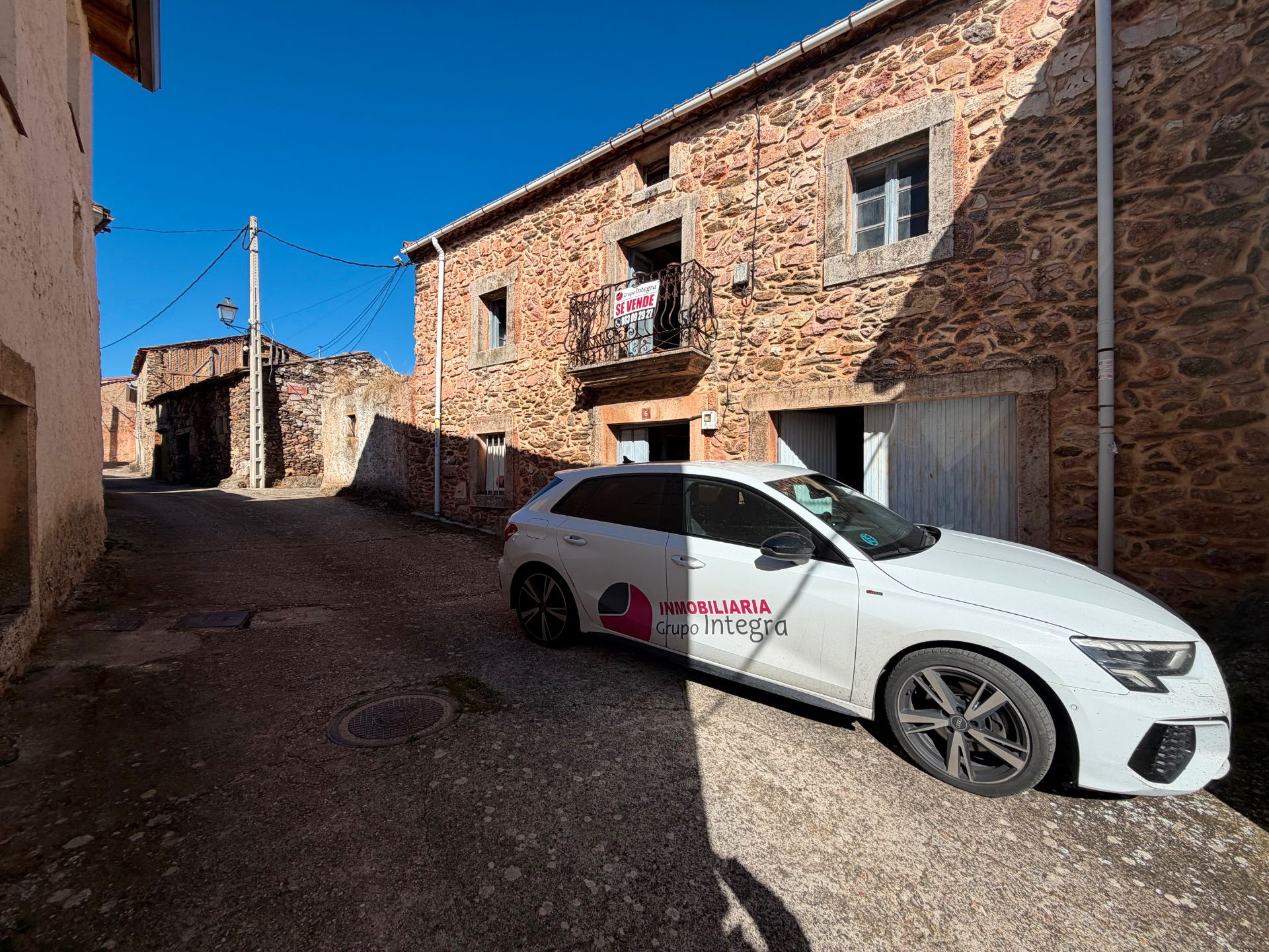 Exterior view of Country house for sale in Villaverde de Montejo  with Storage room and Furnished