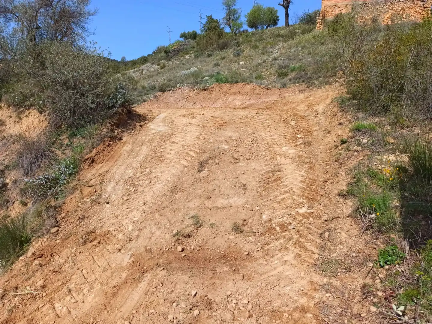 Terreni e lotti in vendita a El Grado, imagen 2
