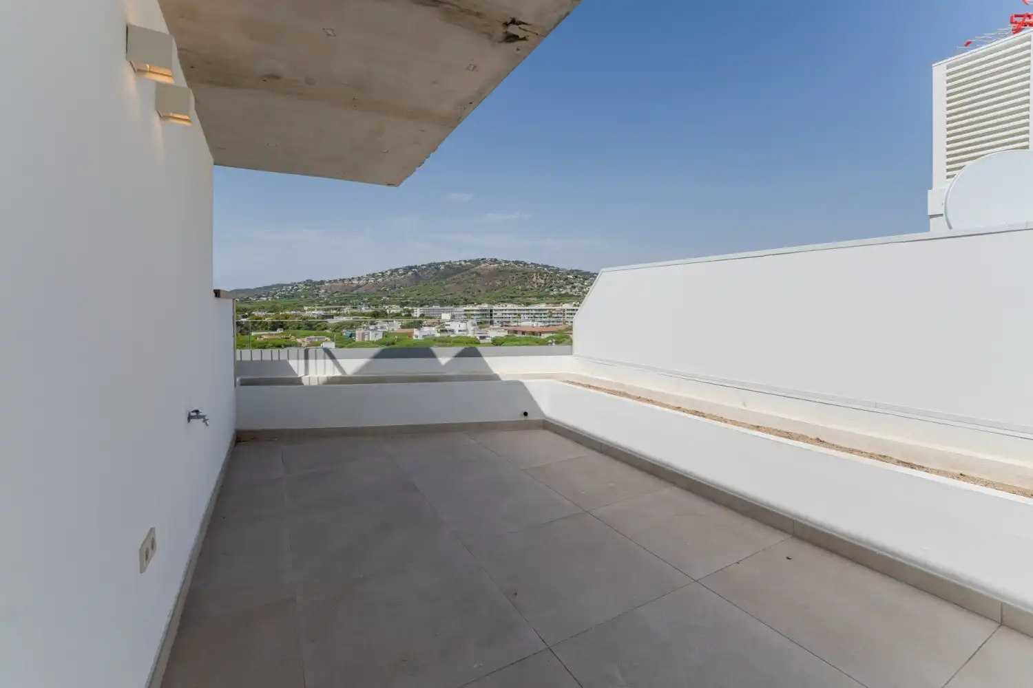 Neubau-Penthouse mit Pool zum Verkauf in Passeig Marítim 100, imagen 25