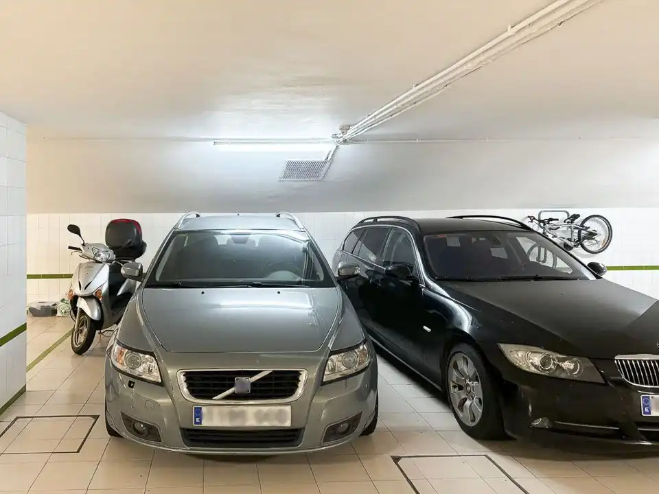 Parking de Dúplex en venta en Santander con Calefacción y Terraza