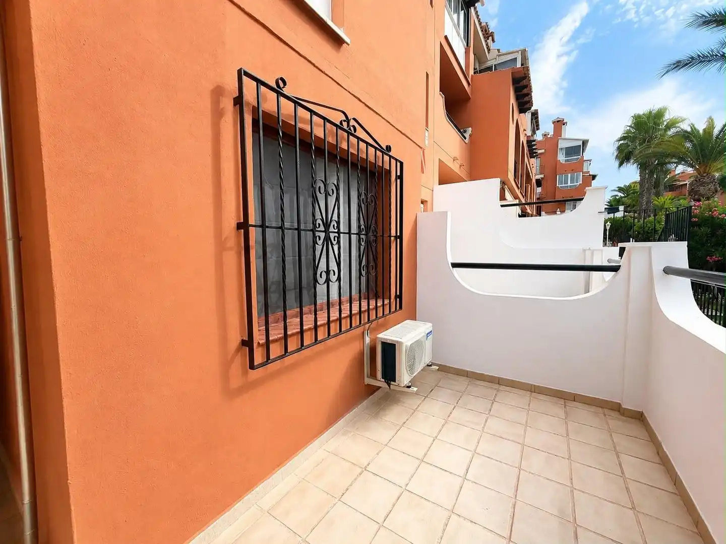 Terrasse von Erdgeschoss zur Miete in Torrevieja mit Klimaanlage, Heizung und Terrasse