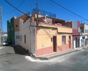 Vista exterior de Casa adosada en venda en Telde