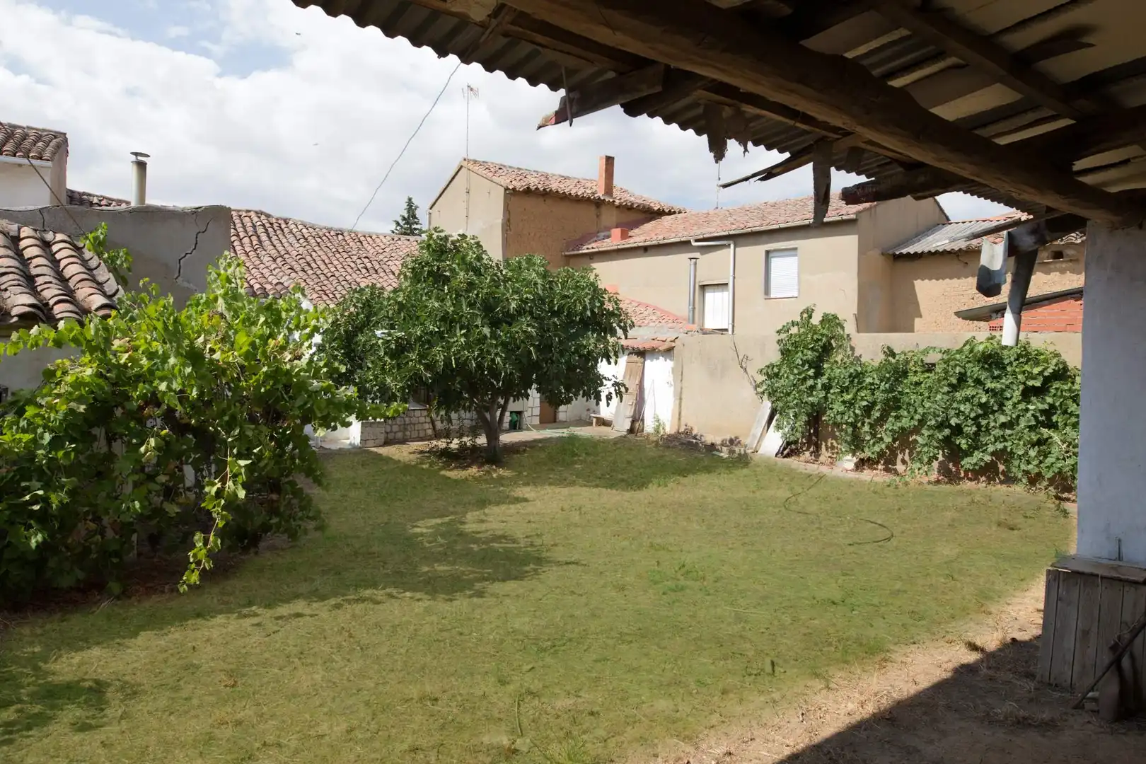 Garden of Houses for sale in Gordoncillo  with Heating, Private garden and Storage room