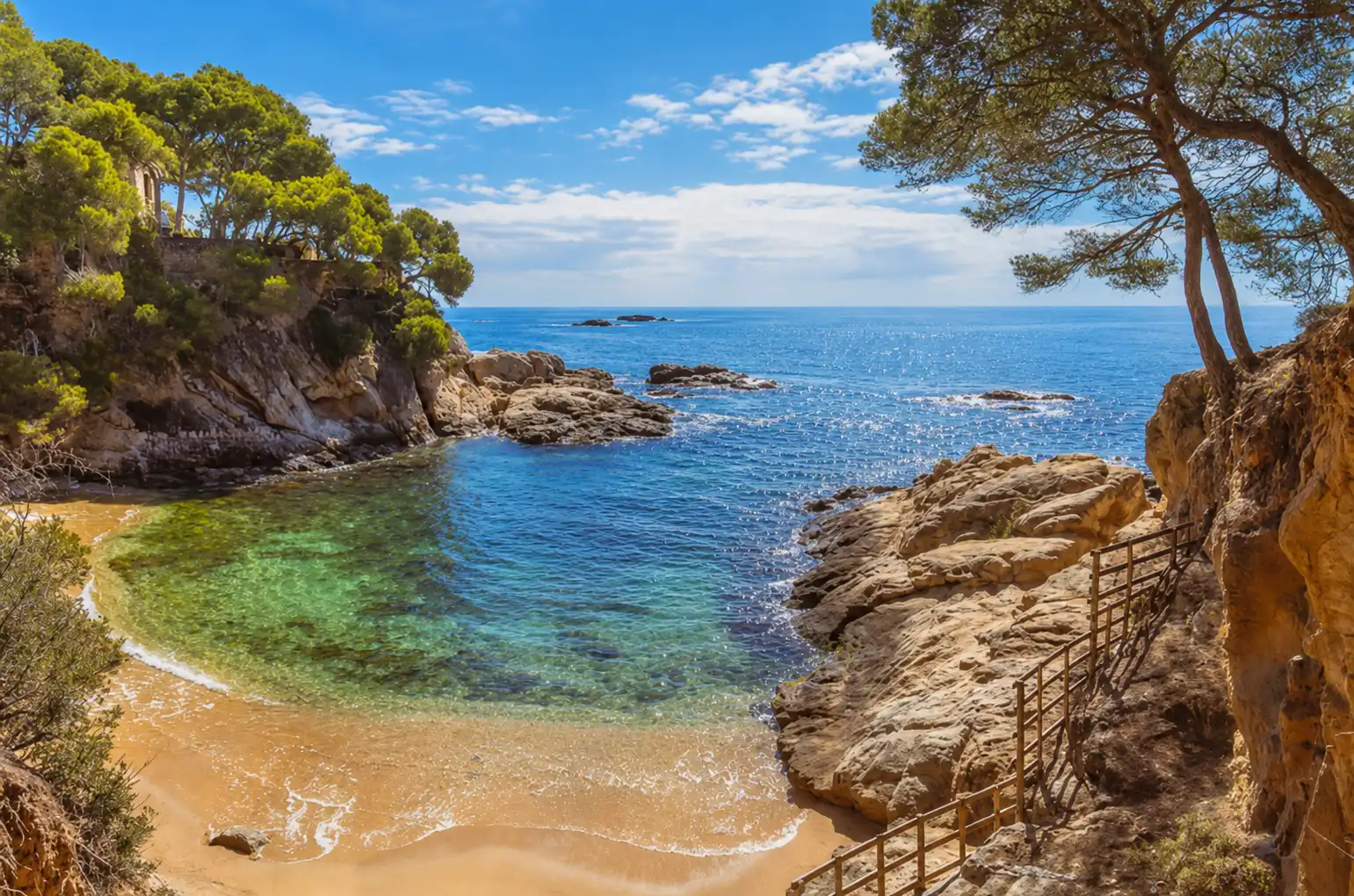 Vista exterior de Casa o xalet de lloguer en Castell d'Aro, Platja d'Aro i s'Agaró amb Aire condicionat, Traster i Domòtica