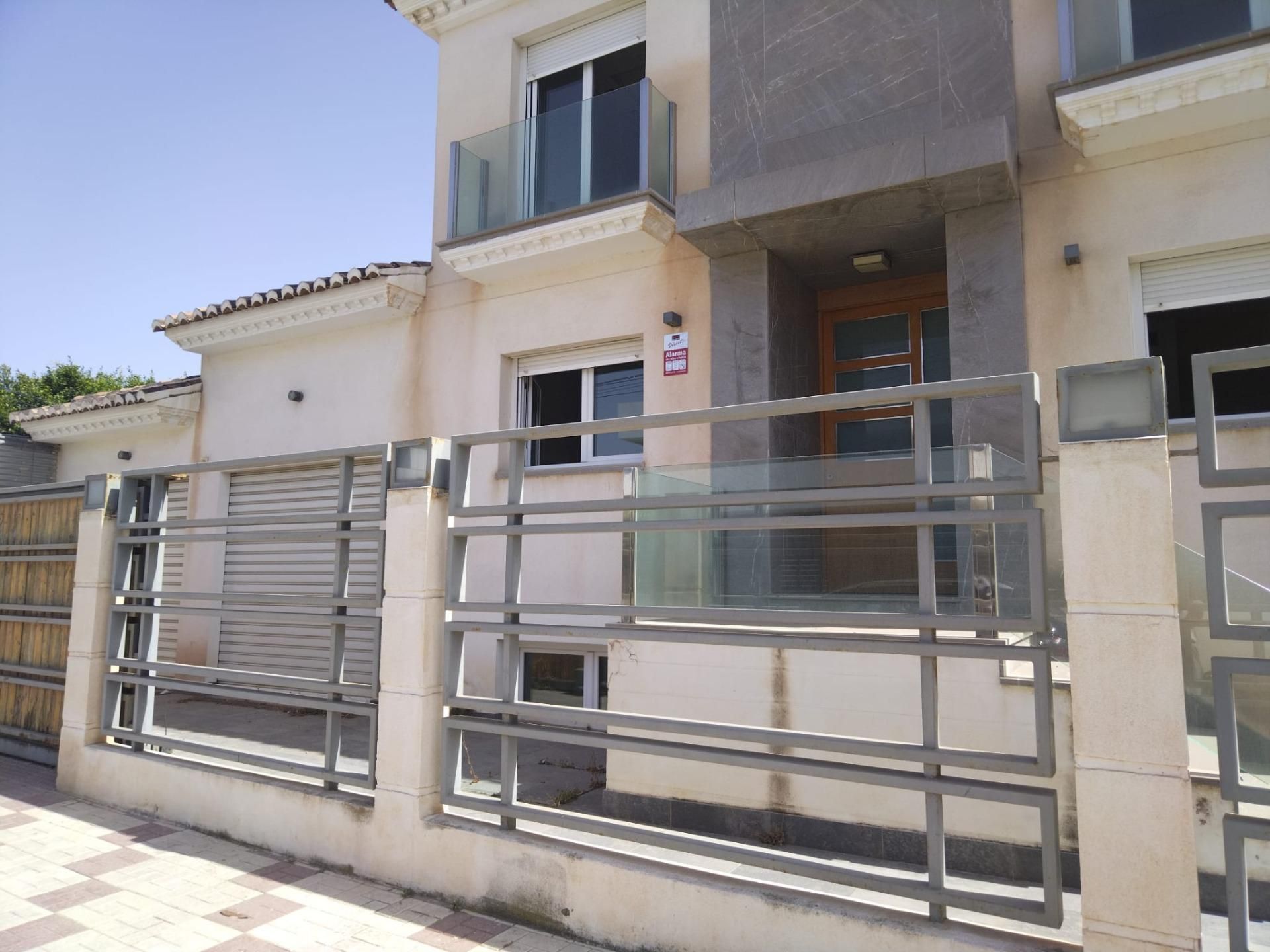 Vista exterior de Casa o xalet en venda en Rincón de la Victoria amb Calefacció, Jardí privat i Terrassa