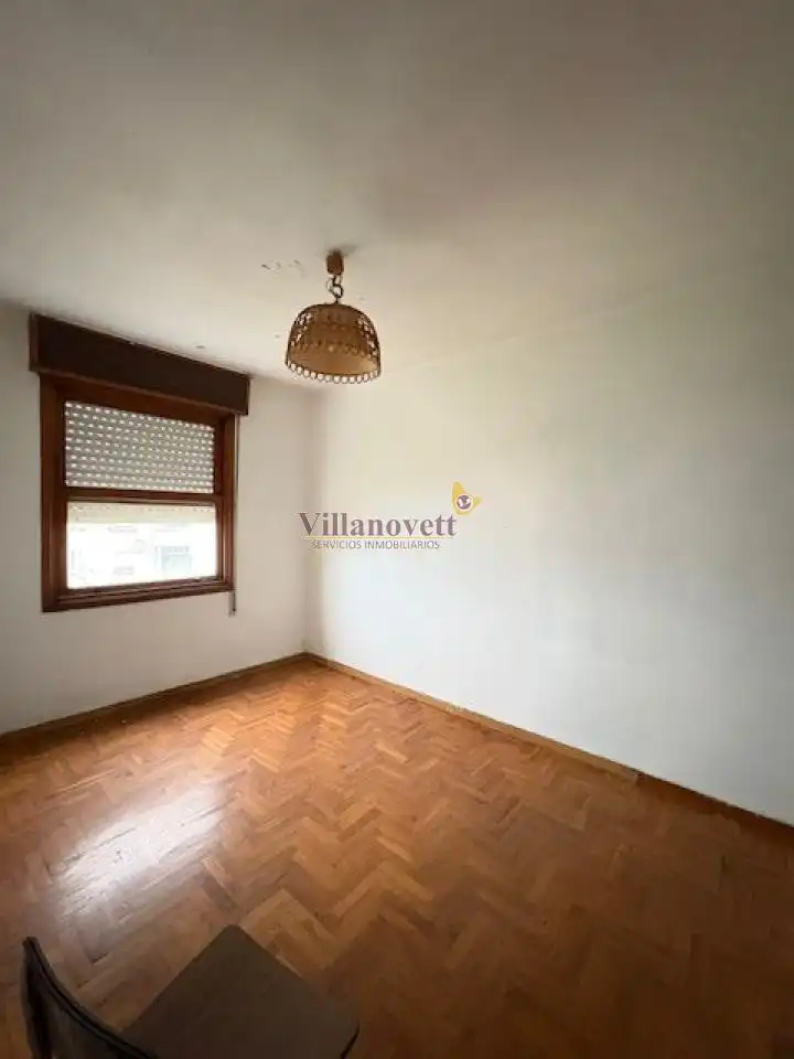 Dormitori de Casa o xalet en venda en Vigo  amb Calefacció i Jardí privat