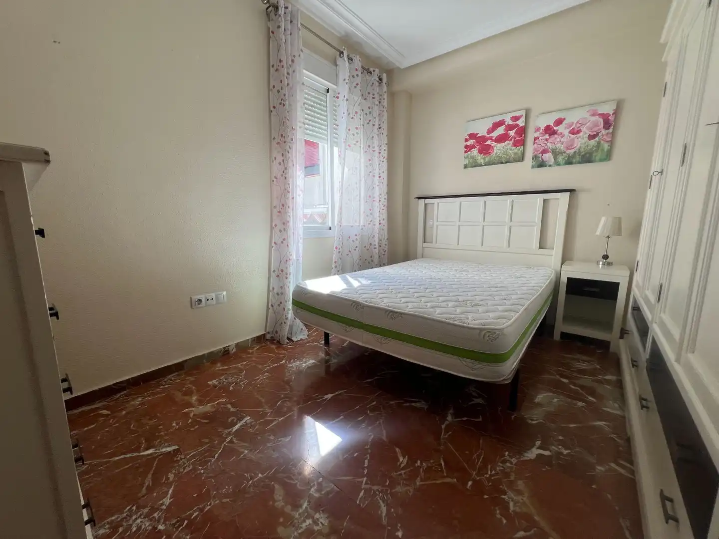 Habitación de Apartamento de alquiler en Badajoz con Amueblado