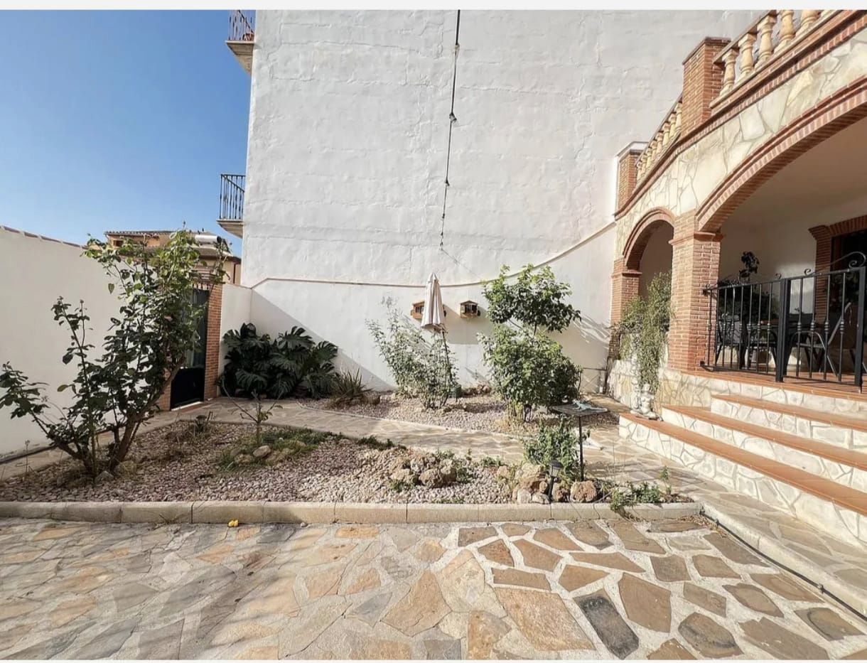Jardí de Casa o xalet en venda en Valle de Abdalajís amb Jardí privat, Terrassa i Moblat