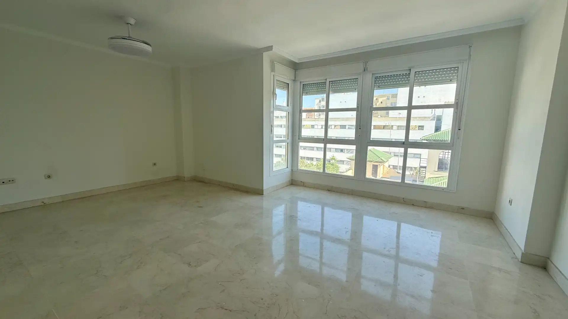 Wohnzimmer von Wohnung zur Miete in Cádiz