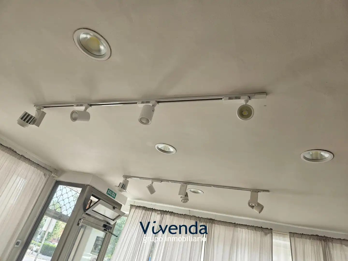 Commercial properties for rent in Humanes de Madrid  with Air Conditioner