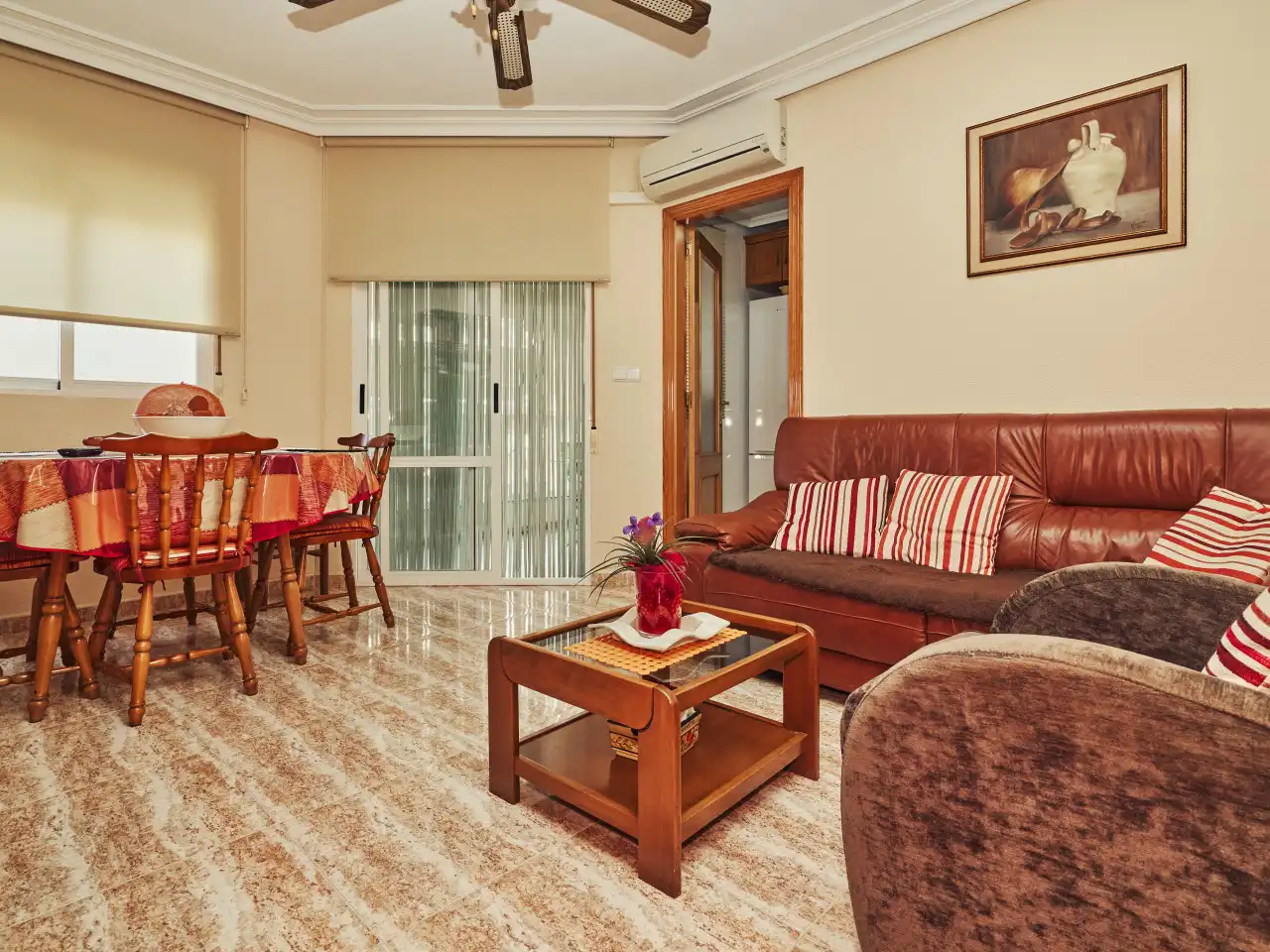 Wohnzimmer von Wohnungen zum Verkauf in Torrevieja mit Klimaanlage, Heizung und Terrasse
