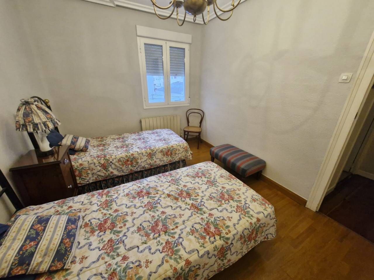 Dormitori de Pis en venda en  Logroño amb Calefacció, Moblat i Balcó