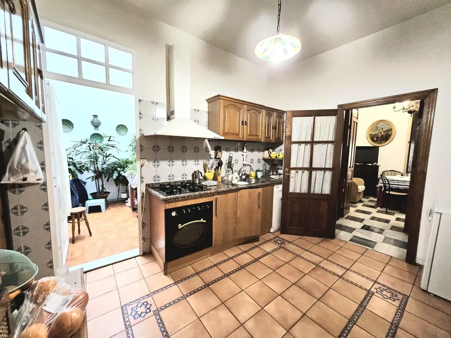 Cocina de Casa o chalet en venta en Sevilla con Aire acondicionado, Calefacción y Terraza