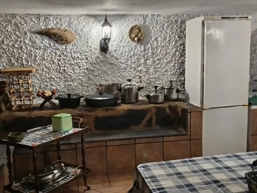 Cuina de Casa o xalet en venda en Cardiel de los Montes amb Aire condicionat, Terrassa i Piscina