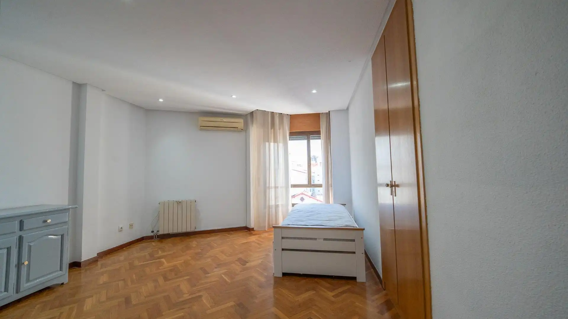 Habitación de Estudio de alquiler en Madrid con Aire acondicionado, Calefacción y Parquet