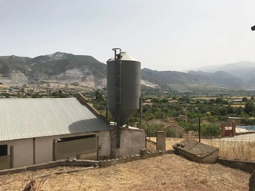 Vista exterior de Nau industrial en venda en Padul