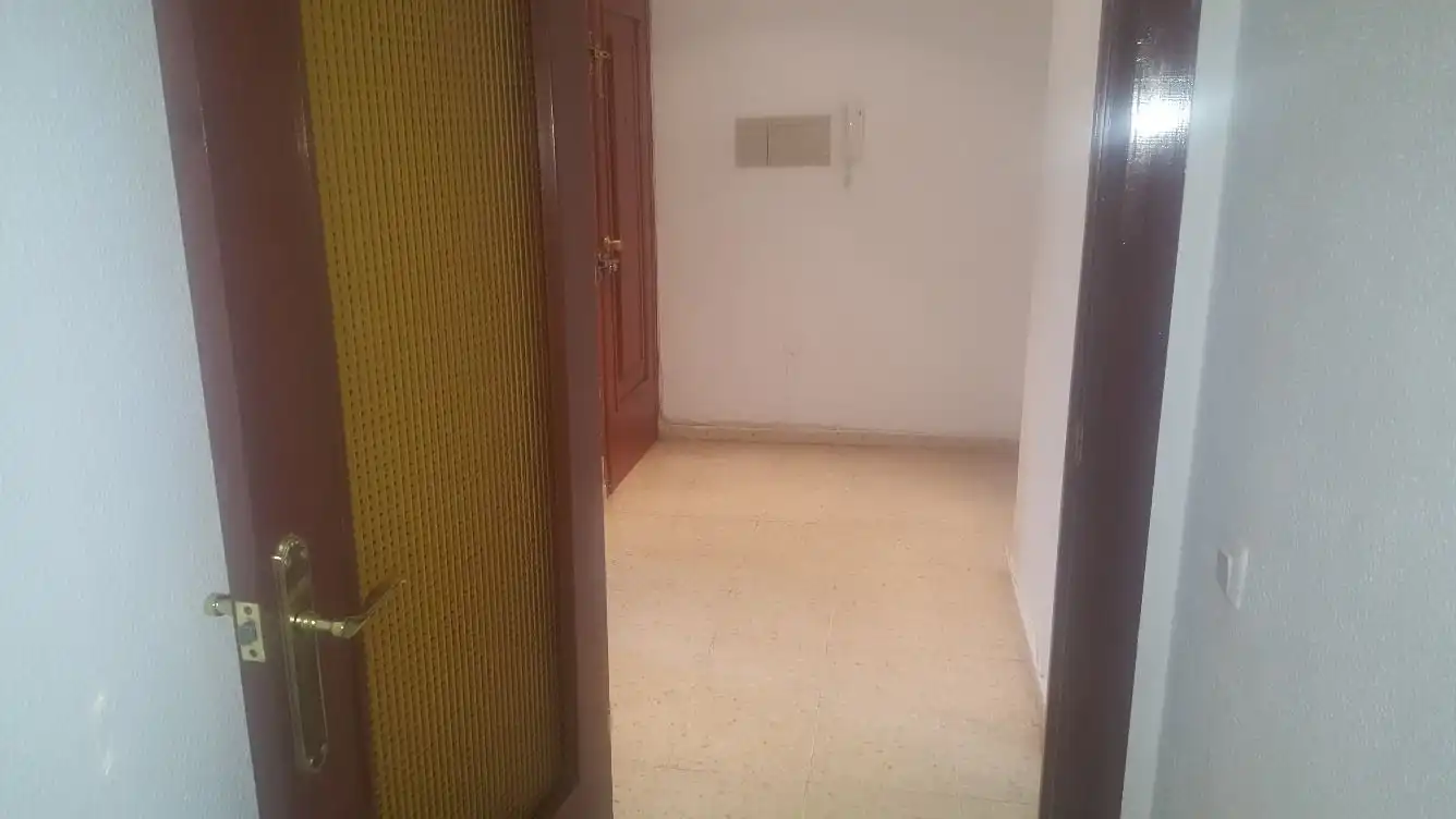 Wohnung zur Miete in Badajoz mit Klimaanlage, Heizung und Terrasse