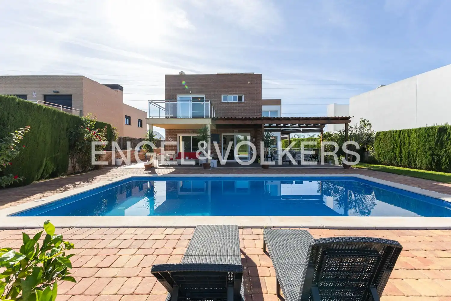Swimming pool of Houses for sale in Torre en Conill - Cumbres de San Antonio 