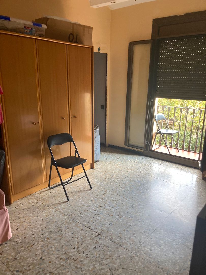 Dormitori de Pis en venda en  Barcelona Capital amb Balcó