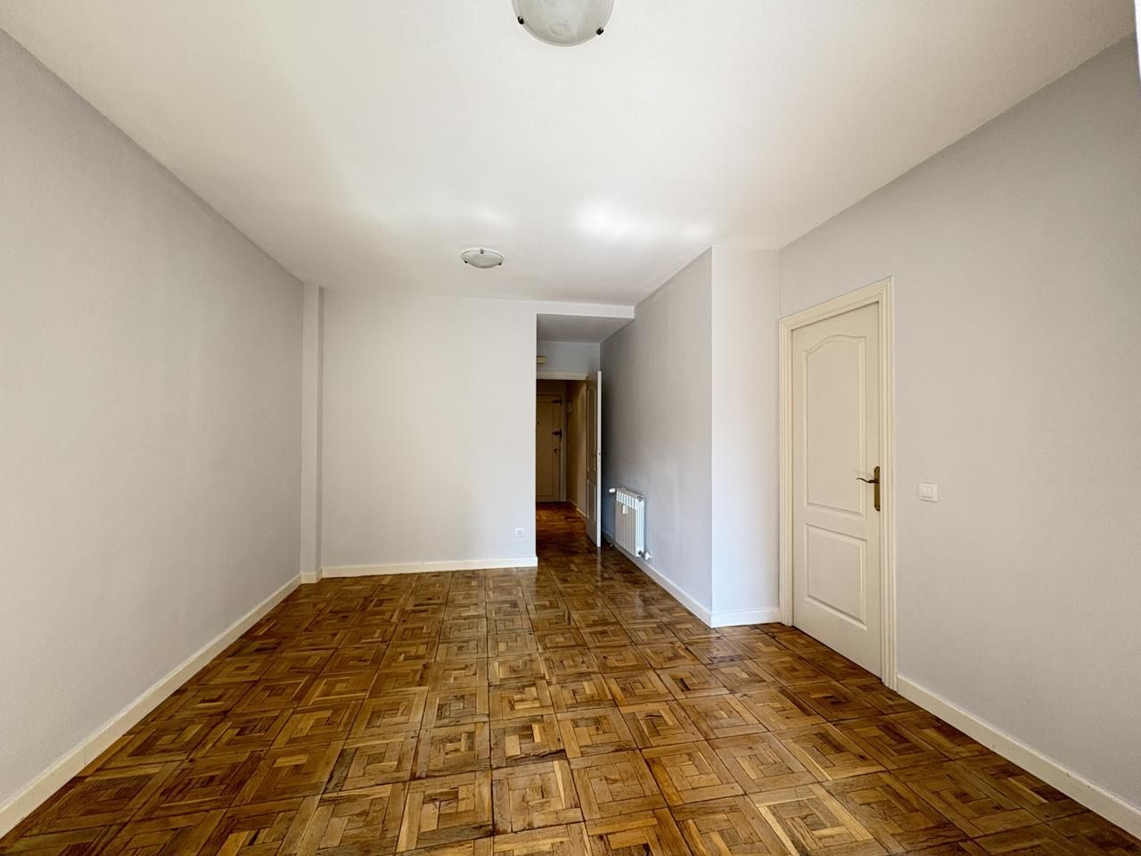 Apartment to rent in  Madrid Capital  with Air Conditioner, Heating and Parquet flooring
