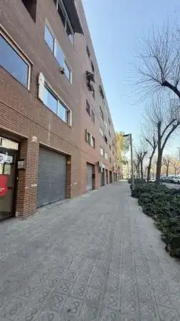 Außenansicht von Garage zum Verkauf in Barcelona